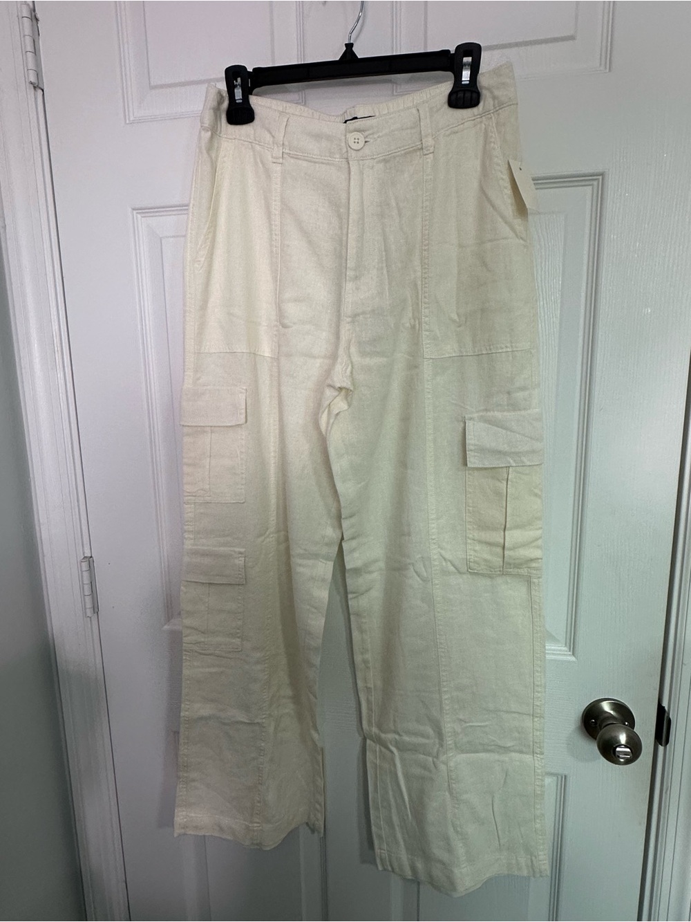 Aeropostale Cream Cargo Pants with Utility Pockets